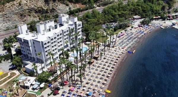 Quadas Hotel +16